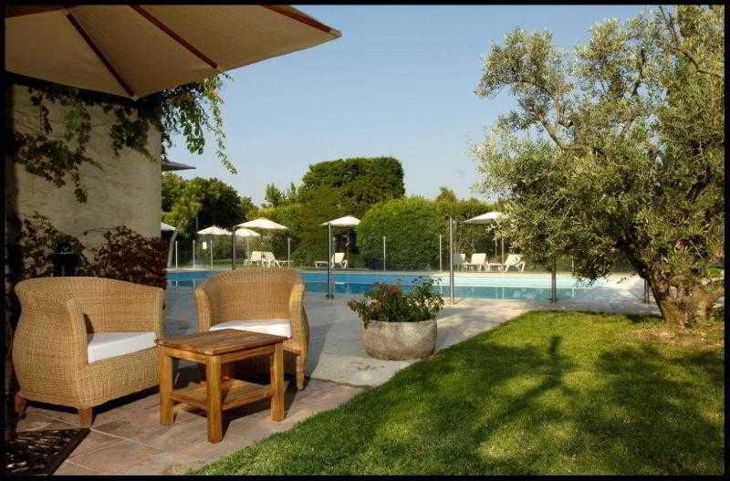 Val Baussenc, The Originals Relais Hotel Maussane-les-Alpilles Exterior photo