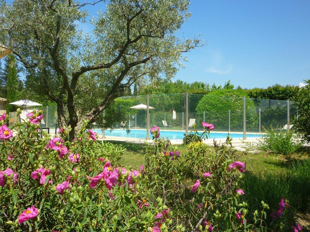 Val Baussenc, The Originals Relais Hotel Maussane-les-Alpilles Exterior photo